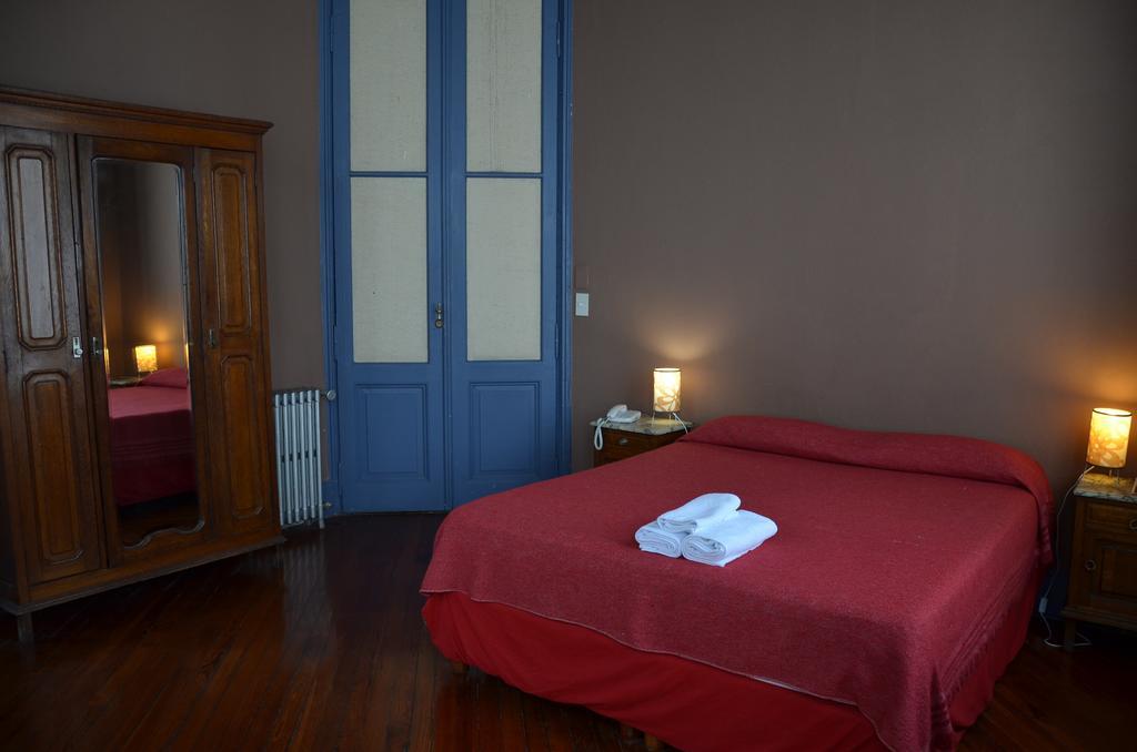 Ritz Hotel & Hostel Ba ブエノスアイレス エクステリア 写真